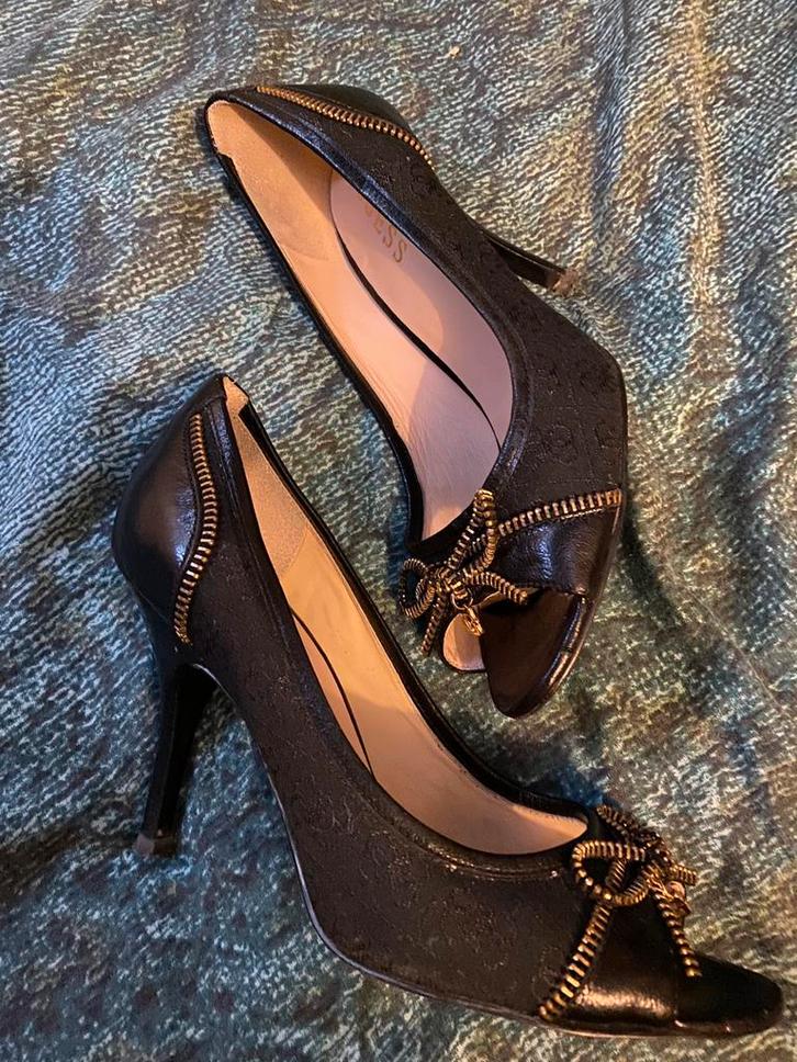 Orginle Guess hakken maat 37 €45, Kleding | Dames, Schoenen, Zo goed als nieuw, Zwart, Ophalen