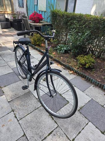 Dames fiets beschikbaar voor biedingen