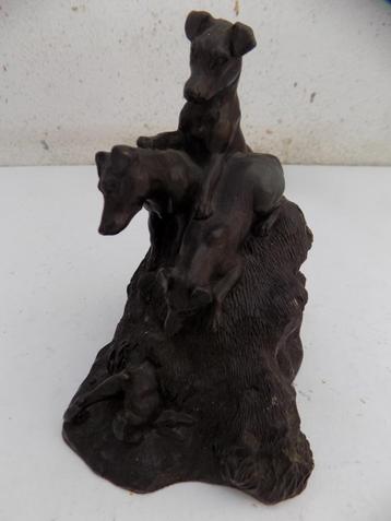 Hondenbeeld drie honden zwaar metaal decoratie   beschikbaar voor biedingen