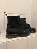 Dr. Martens 1460W Lak Dames - Zeer weinig gedragen, Zwart, Lage of Enkellaarzen, Ophalen of Verzenden, Dr. Martens
