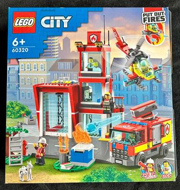 Lego city brandweerkazerne 60320 uit de handel  beschikbaar voor biedingen
