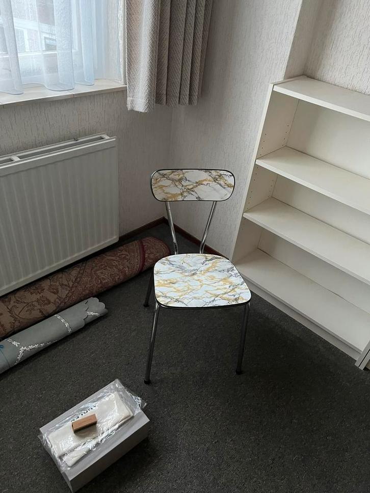 GRATIS vintage stoel marmerlook, Huizen en Kamers, Kamers te huur