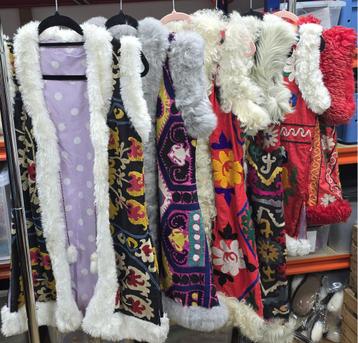 Wholesale lot of 6 suzani bodywarmers, maat XS, S en M beschikbaar voor biedingen