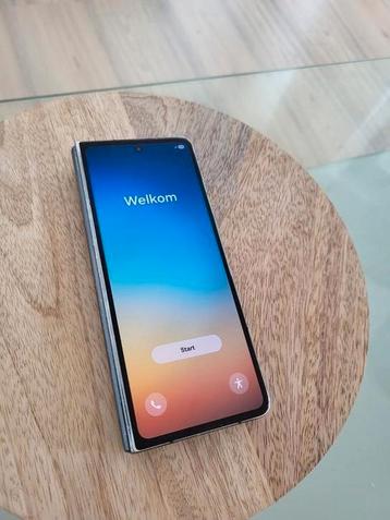 Galaxy Fold 4, defect binnenscherm incl hoes/case beschikbaar voor biedingen