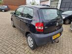 Volkswagen Fox 1.2 TRENDLINE / INRUILPRIJS / APK TOT 26-03-2, Voorwielaandrijving, Stof, 4 stoelen, 1198 cc