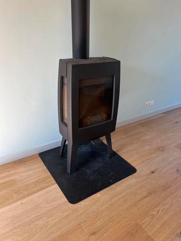 Dovre sense houtkachel beschikbaar voor biedingen