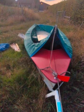 Open zeilbootje lichte opknapper beschikbaar voor biedingen