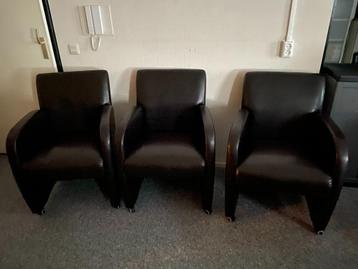 LEUKE STOELTJES OP WIELEN.   GRATIS beschikbaar voor biedingen