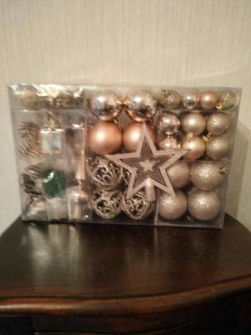 Nieuwe kerstballen beschikbaar voor biedingen