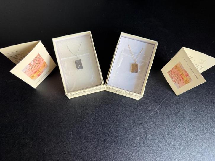 Partij van 16x RVS Liefdes Kettingen – Zilver & Goudkleur, Sieraden, Tassen en Uiterlijk, Kettingen, Nieuw, Overige materialen