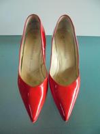 GRATIS VERZENDEN | PETER KAISER lak rode pumps 36.5, Peter Kaiser, Verzenden, Zo goed als nieuw, Schoenen met hoge hakken