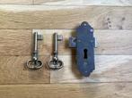 Antiek slot met 2 sleutels, Antiek en Kunst, Antiek | Gereedschap en Instrumenten, Ophalen of Verzenden