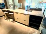 Keuken Kvik Avolia showroommodel eiland clay / beige, Huis en Inrichting, Keuken | Complete keukens, Ophalen, Nieuw, Kunststof