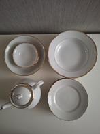 Vintage servies onderdelen wit porselein met goud randje, Ophalen