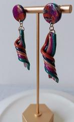 Oorbellen twist mix colour., Overige materialen, Hangers, Paars, Nieuw