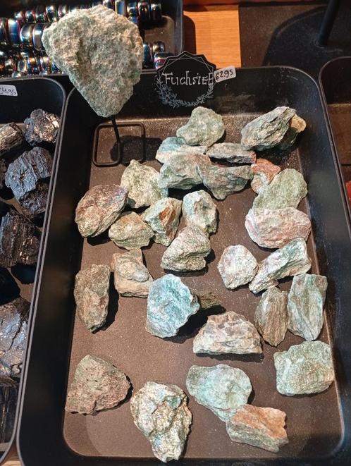 Fuchsiet ruw, Verzamelen, Mineralen en Fossielen, Mineraal, Ophalen of Verzenden