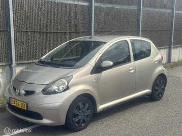 Toyota Aygo 1.0-12V + AIRCO/5DEURS beschikbaar voor biedingen