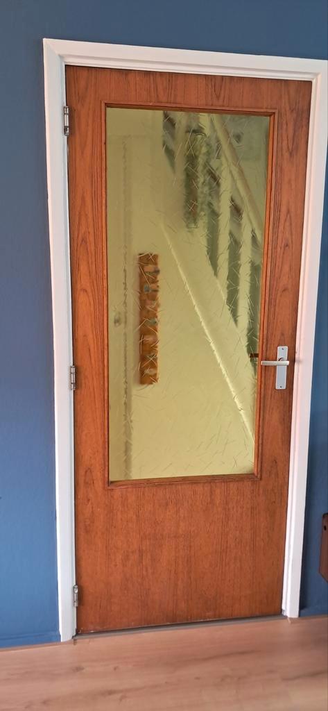 Vintage stompe houten binnendeur met Guss antiek geel, Doe-het-zelf en Verbouw, Deuren en Horren, Gebruikt, Binnendeur, 200 tot 215 cm