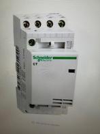 0581. Schneider Electric magneet schakelaar en verdeelblok, Ophalen, Nieuw