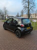 Toyota Aygo 1.0 12V Vvt-i 5DRS 2013 Zwart met facelift, Voorwielaandrijving, 4 stoelen, Origineel Nederlands, Handgeschakeld