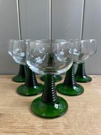 Vintage roemer glazen met donker groene ribbel voet France, Ophalen of Verzenden, Gebruikt, Overige typen