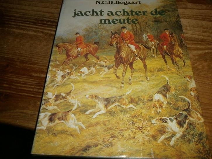 jacht achter de meute veel fotos van de jacht, Boeken, Hobby en Vrije tijd, Gelezen, Overige onderwerpen, Ophalen of Verzenden