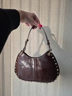 Bruine handtas met gouden details studs, Ophalen of Verzenden, Nieuw, Bruin, Schoudertasje