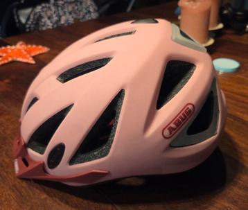ABUS Urban Fietshelm Roze (52-58cm) - Zo Goed Als Nieuw! beschikbaar voor biedingen