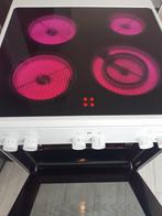 Elektrische Bosch fornuis, Witgoed en Apparatuur, Fornuizen, Ophalen, 4 kookzones, Zo goed als nieuw, Vrijstaand