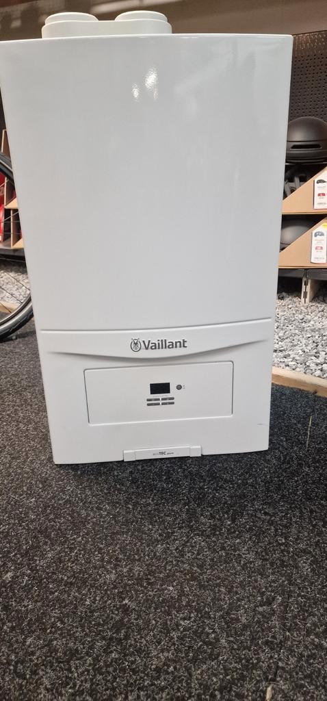 Vaillant eco tec  pure, Doe-het-zelf en Verbouw, Verwarming en Radiatoren, Zo goed als nieuw, Cv-ketel of Combi-ketel, 800 watt of meer