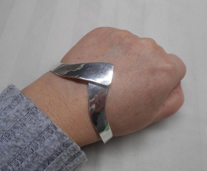 Nol Coopmans zilveren modernist armband uit 1981 nr.547, Sieraden, Tassen en Uiterlijk, Armbanden, Zo goed als nieuw, Zilver, Zilver