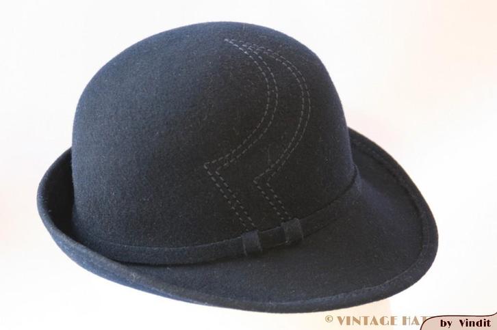 mooie Vintage Dameshoed donker blauw 55 = S tot XS, Antiek en Kunst, Antiek | Kleding en Accessoires, Dames, Ophalen of Verzenden