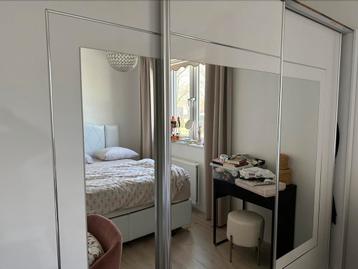 Kledingkast met spiegel