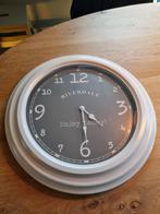 Wandklok Riverdale 50,5cm, Huis en Inrichting, Woonaccessoires | Klokken, Ophalen, Zo goed als nieuw, Analoog, Wandklok