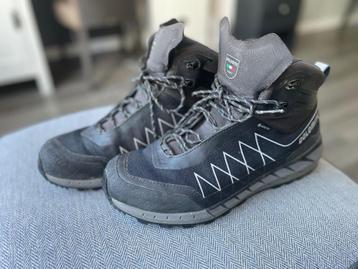 BERGSCHOENEN van Dolomite - maat 43 - WD014 beschikbaar voor biedingen