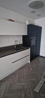 Moderne keuken - Wit & Zwart, Gebruikt, Overige materialen, Wit, Hoekkeuken