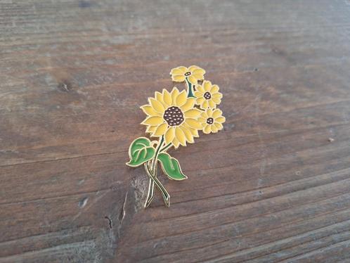 1 mooie pin van zonnebloem te koop, Verzamelen, Speldjes, Pins en Buttons, Nieuw, Speldje of Pin, Overige onderwerpen, Ophalen of Verzenden