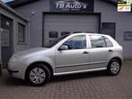 Skoda Fabia 1.2-12V Flash ! AIRCO / APK 01-08-2026 !, Voorwielaandrijving, Zwart, Metallic lak, 1198 cc