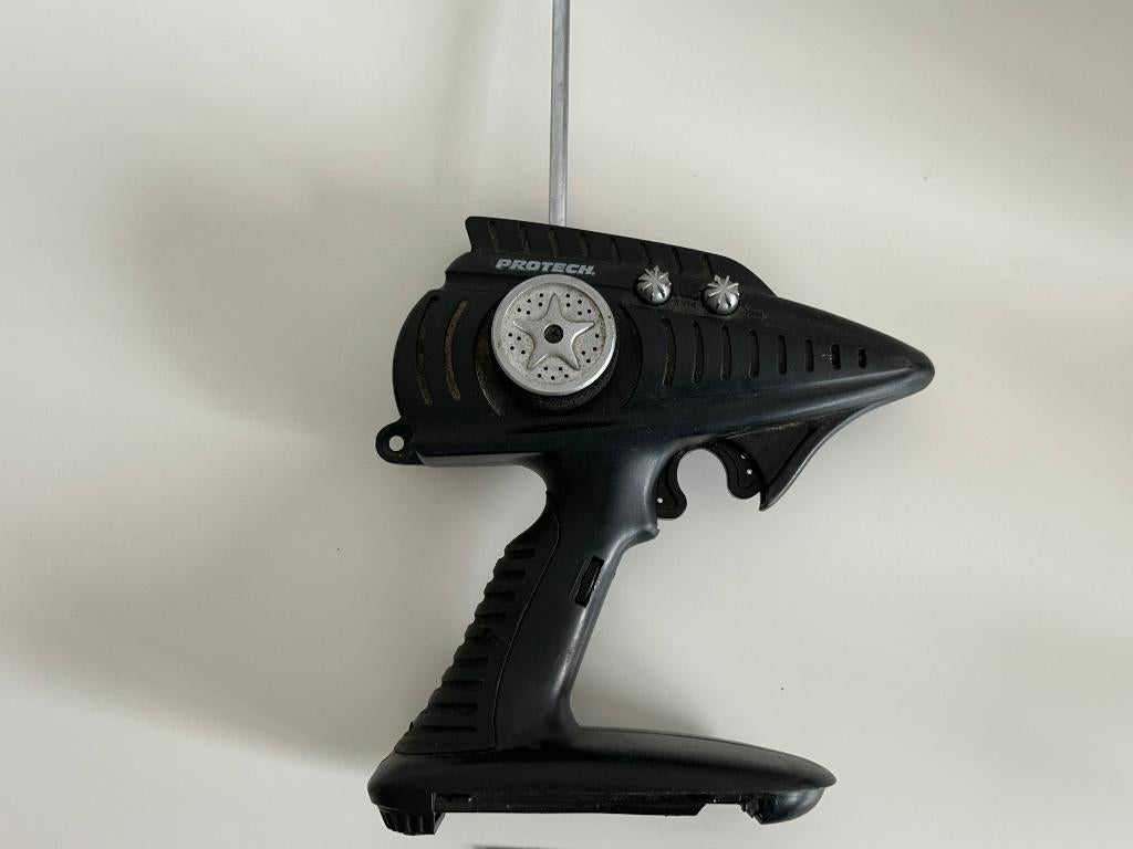 Protech zender met zenderkristal rc modelbouw, Hobby en Vrije tijd, Modelbouw | Radiografisch | Auto's, Ophalen of Verzenden, Gebruikt