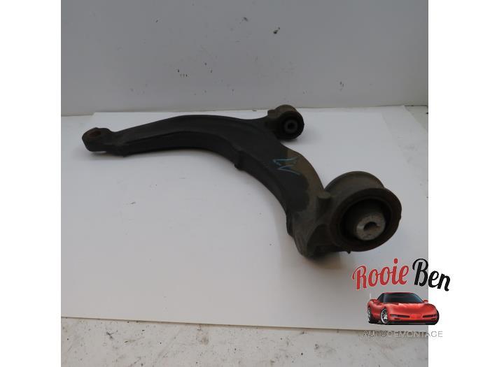 Draagarm onder links-voor van een Volkswagen Transporter, Gebruikt, -, Volkswagen, -