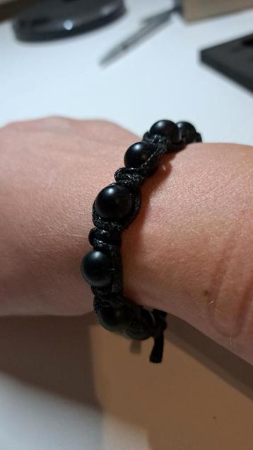 Zwart kralen armbandje beschikbaar voor biedingen