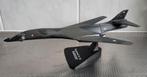 Atlas serie, dit Rockwell B-1B Lancer schaalmodel., Ophalen of Verzenden, Zo goed als nieuw, 1:200 of kleiner, Overige merken