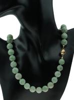 Jade robuuste vintage kralen ketting 14k gouden slot fraai, Ophalen of Verzenden, Goud, Ketting, Met edelsteen