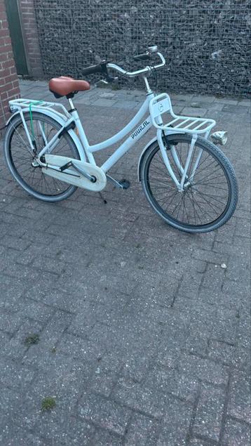 Damesfiets beschikbaar voor biedingen