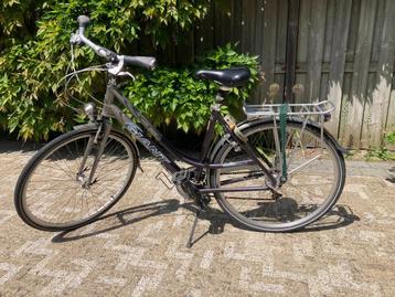 Sportieve Damesfiets Giant Freerider met slot beschikbaar voor biedingen