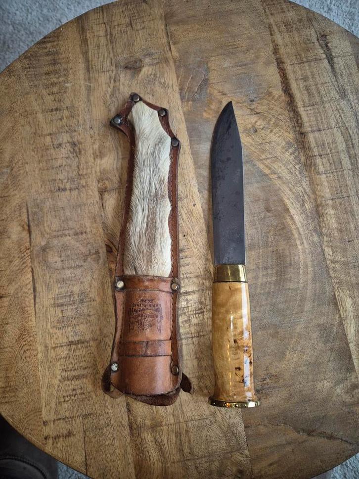 Fins Jachtmes met Schede (LAPIN PUUKKO), Verzamelen, Militaria | Algemeen, Overige soorten, Mes of Dolk, Amerika, Ophalen of Verzenden