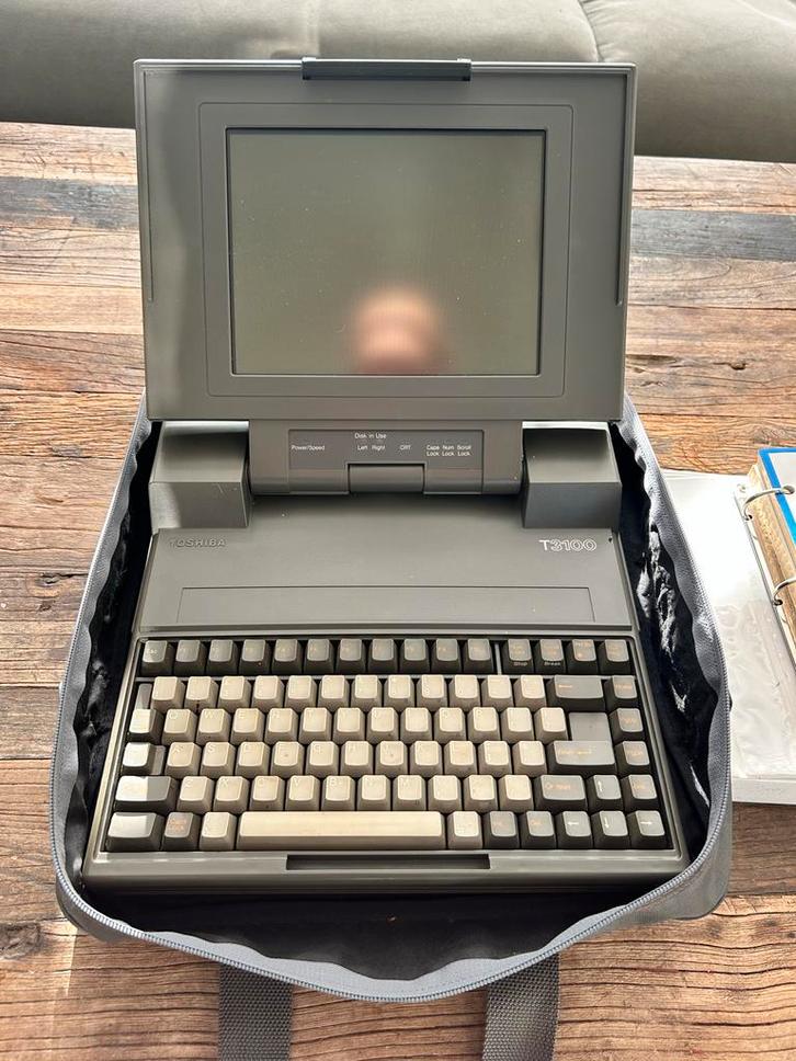 Toshiba T3100 (1986) - Vintage Laptop voor Verzamelaar, Computers en Software, Vintage Computers, Ophalen