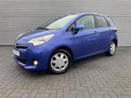 Toyota Verso-S 1.3 VVT-i Aspiration bouwjaar 2011 ( nw apk ), Auto's, Voorwielaandrijving, Stof, Gebruikt, Zwart
