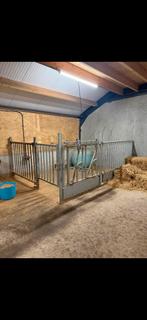 Voer hek koeien ( gaat om de hele set ), Stalling