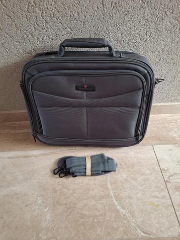 Grote Laptop tas beschikbaar voor biedingen